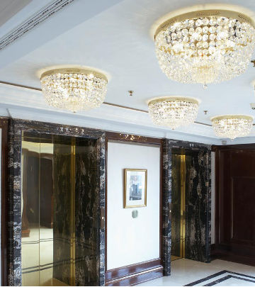 Zonas de circulación del Hotel Ritz-Carlton iluminadas por Philips Lighting