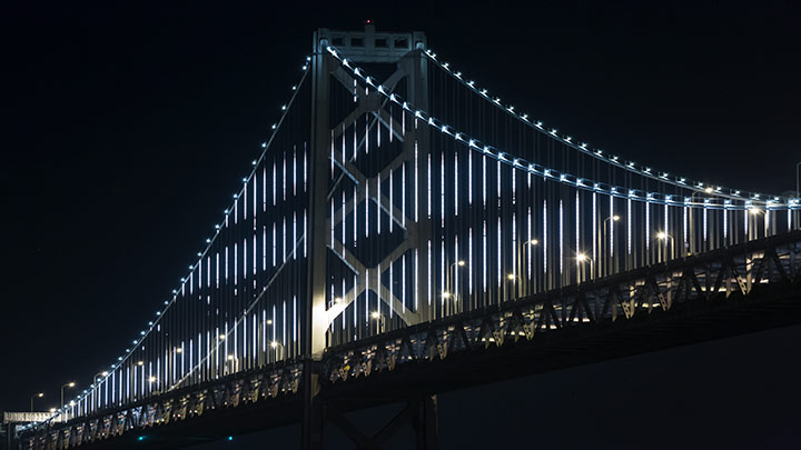 Bay Lights en el puente de San Francisco 